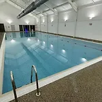 Jolly Roger - Part Of The The Bay Village With Pool, Gym And Direct Access, Pub, Restaurant, Tennis And Meadows Walks בית נופש